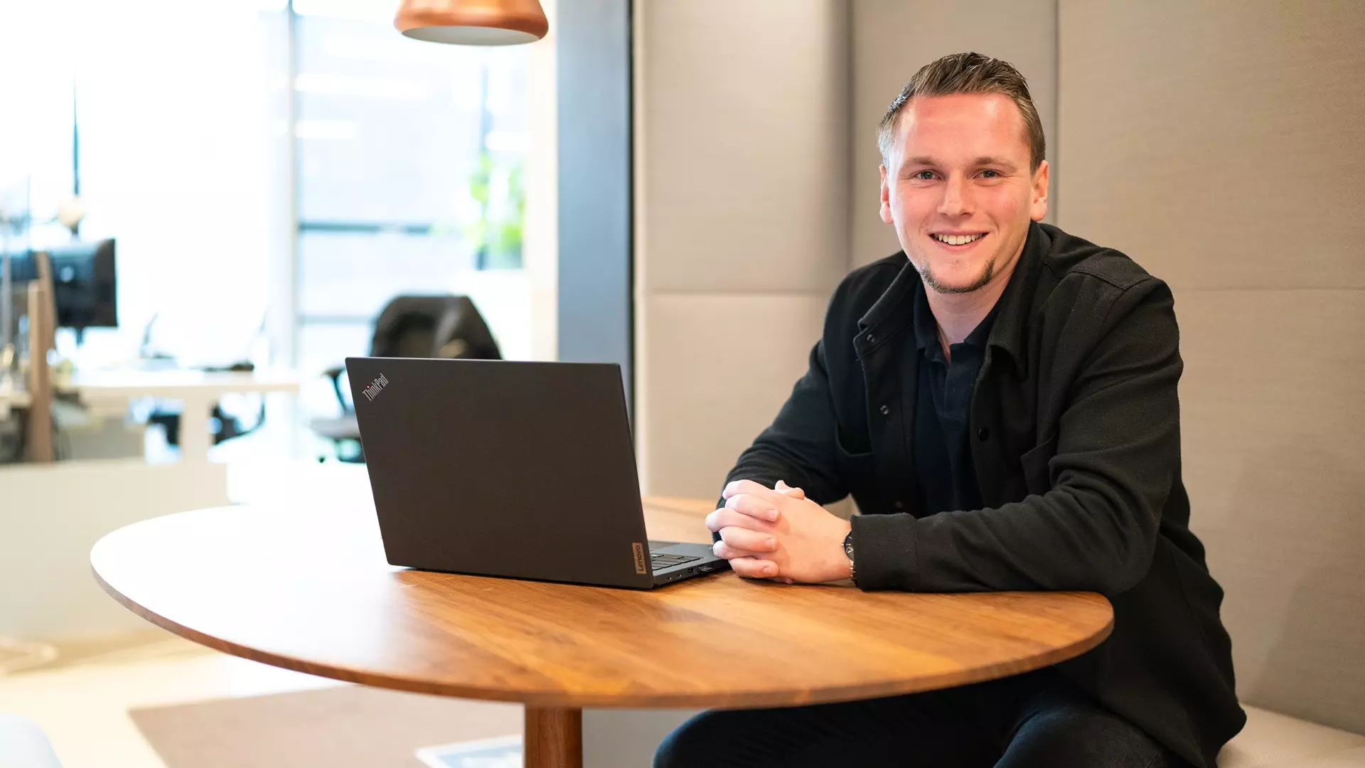 Vesteda medewerker zoekt Finance collega